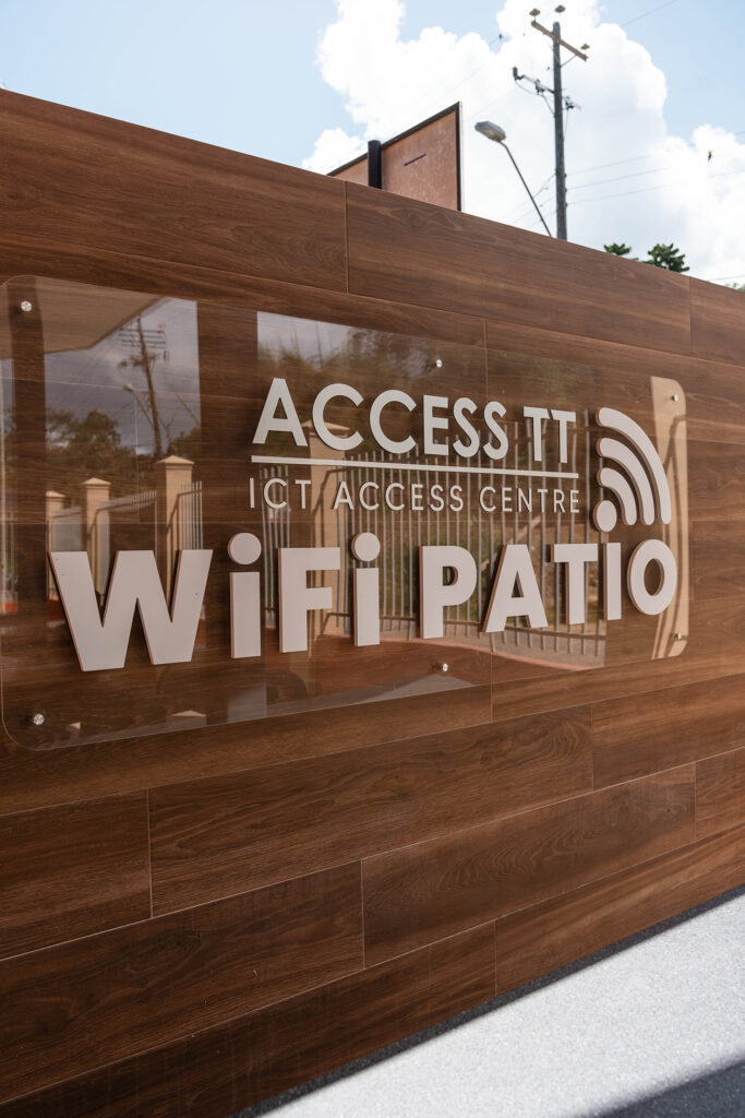 Minister of Education, Nyan Gadsby-Dolly visits the La Pastora ICT Access Centre